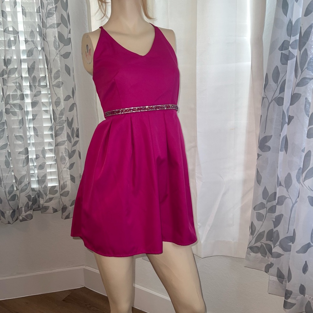 5 for $20 🌹 Cross strap mini dress Sz S